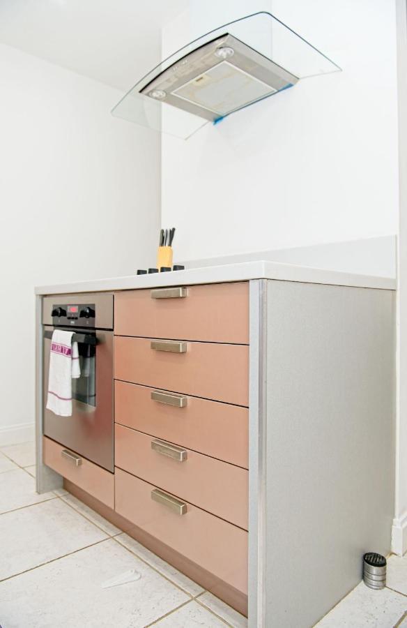 City Centre Apartment Бирмингем Экстерьер фото